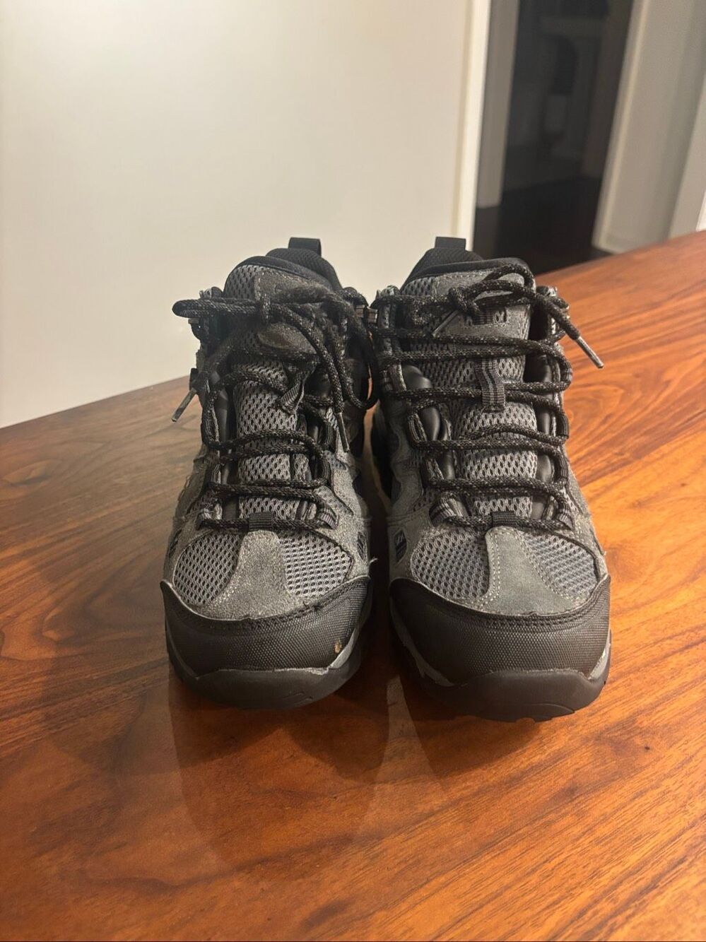 Hi-Tec Men’s Gray Black Ravus Mid Waterproof Lace Up Outdoor Hiking Boots Size 8